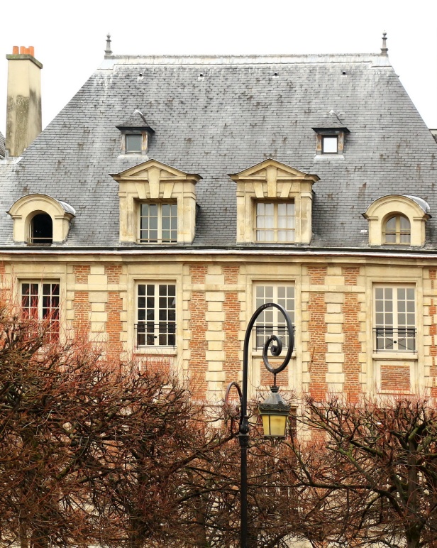 PARIS place des VOSGES  10  Memoire de France - Beaute et Paysages de notre Belle France - Guy Peinturier