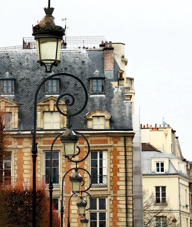 PARIS place des VOSGES  42  Memoire de France - Beaute et Paysages de notre Belle France - Guy Peinturier
