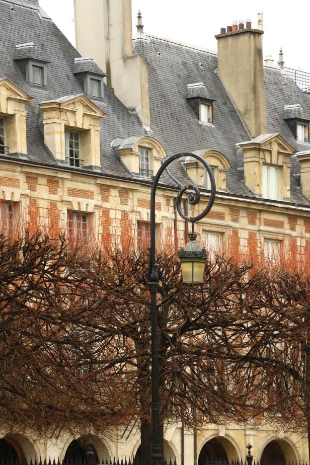 PARIS place des VOSGES  5  Memoire de France - Beaute et Paysages de notre Belle France - Guy Peinturier
