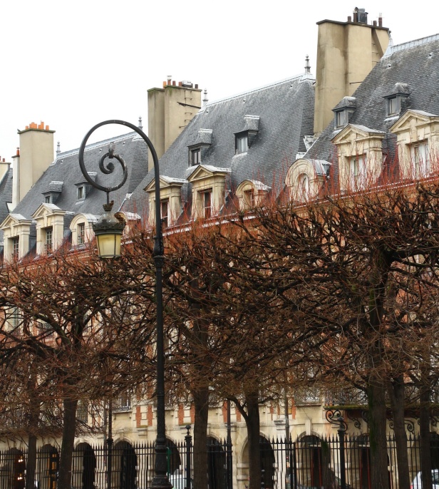 PARIS place des VOSGES  50  Memoire de France - Beaute et Paysages de notre Belle France - Guy Peinturier