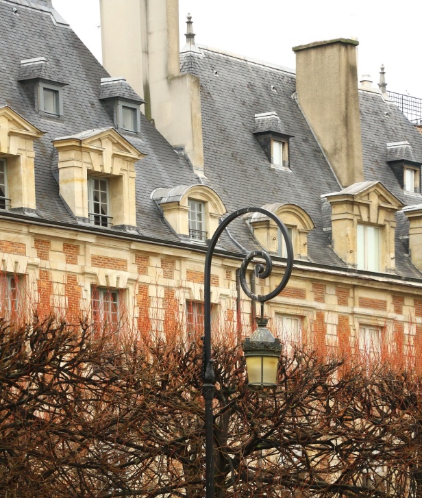 PARIS place des VOSGES  6  Memoire de France - Beaute et Paysages de notre Belle France - Guy Peinturier