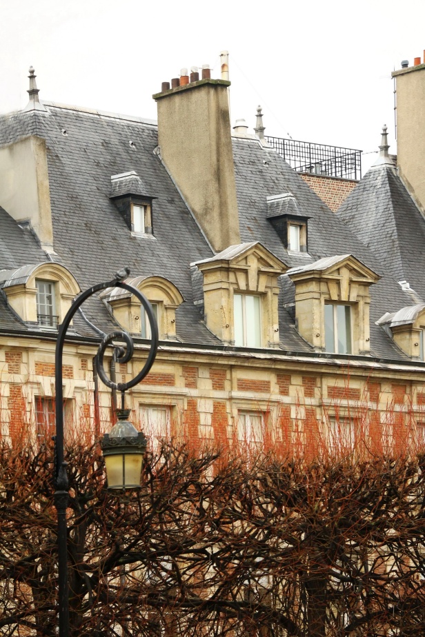PARIS place des VOSGES  7  Memoire de France - Beaute et Paysages de notre Belle France - Guy Peinturier